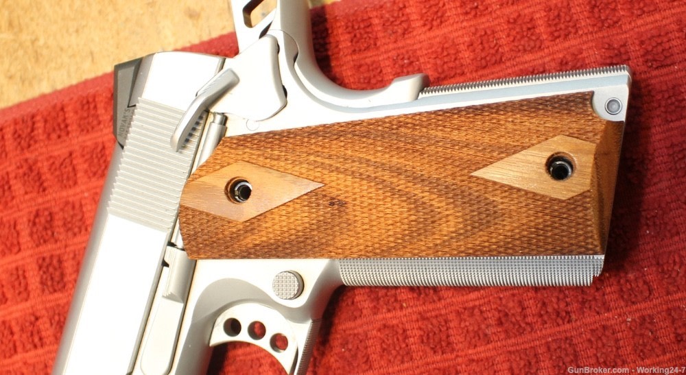 Hogue Exotic Hardwood Goncalo Alves Double Diamond Grips for Colt or 1911-img-4