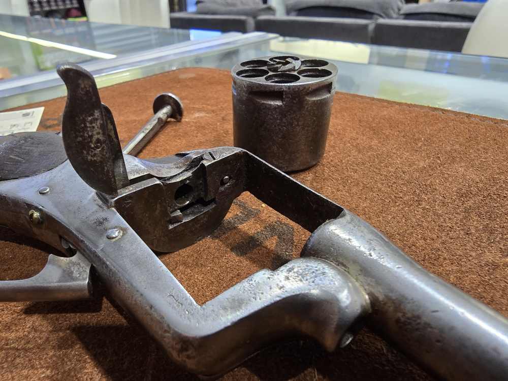 M. Ficher - Squeeze / Pin Fire Revolver for Amputee made in Berlin, Germany-img-11