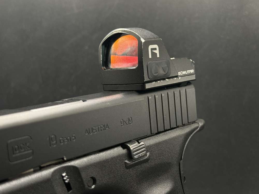 Glock 19 Gen 5 G19 W/ Gowutar optic & two magazines -img-11