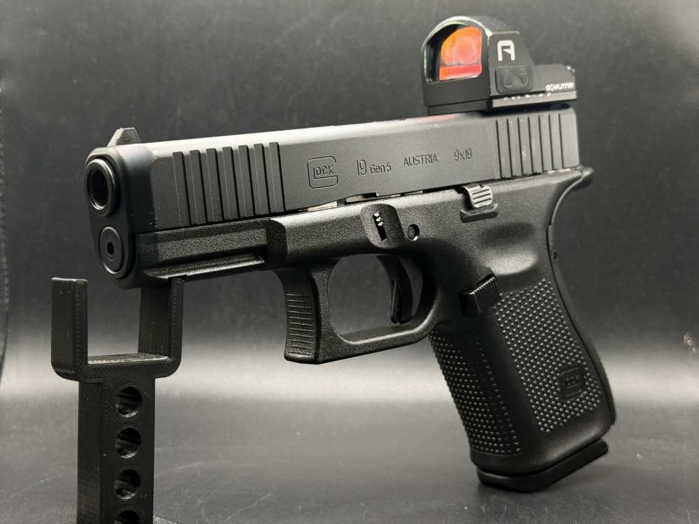 Glock 19 Gen 5 G19 W/ Gowutar optic & two magazines -img-0