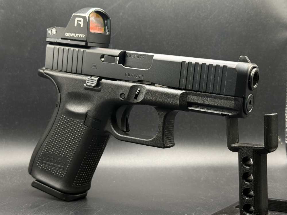 Glock 19 Gen 5 G19 W/ Gowutar optic & two magazines -img-1