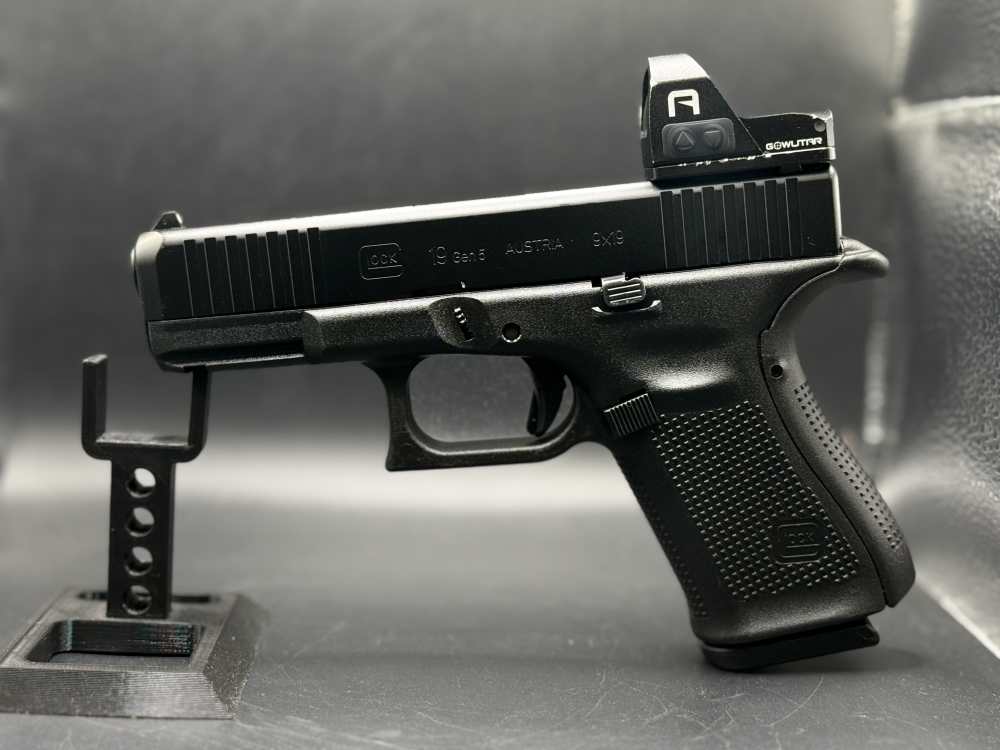 Glock 19 Gen 5 G19 W/ Gowutar optic & two magazines -img-4