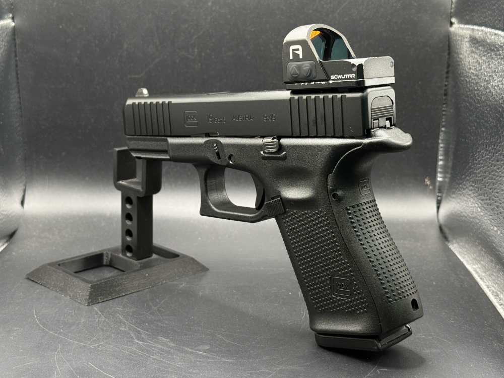 Glock 19 Gen 5 G19 W/ Gowutar optic & two magazines -img-3