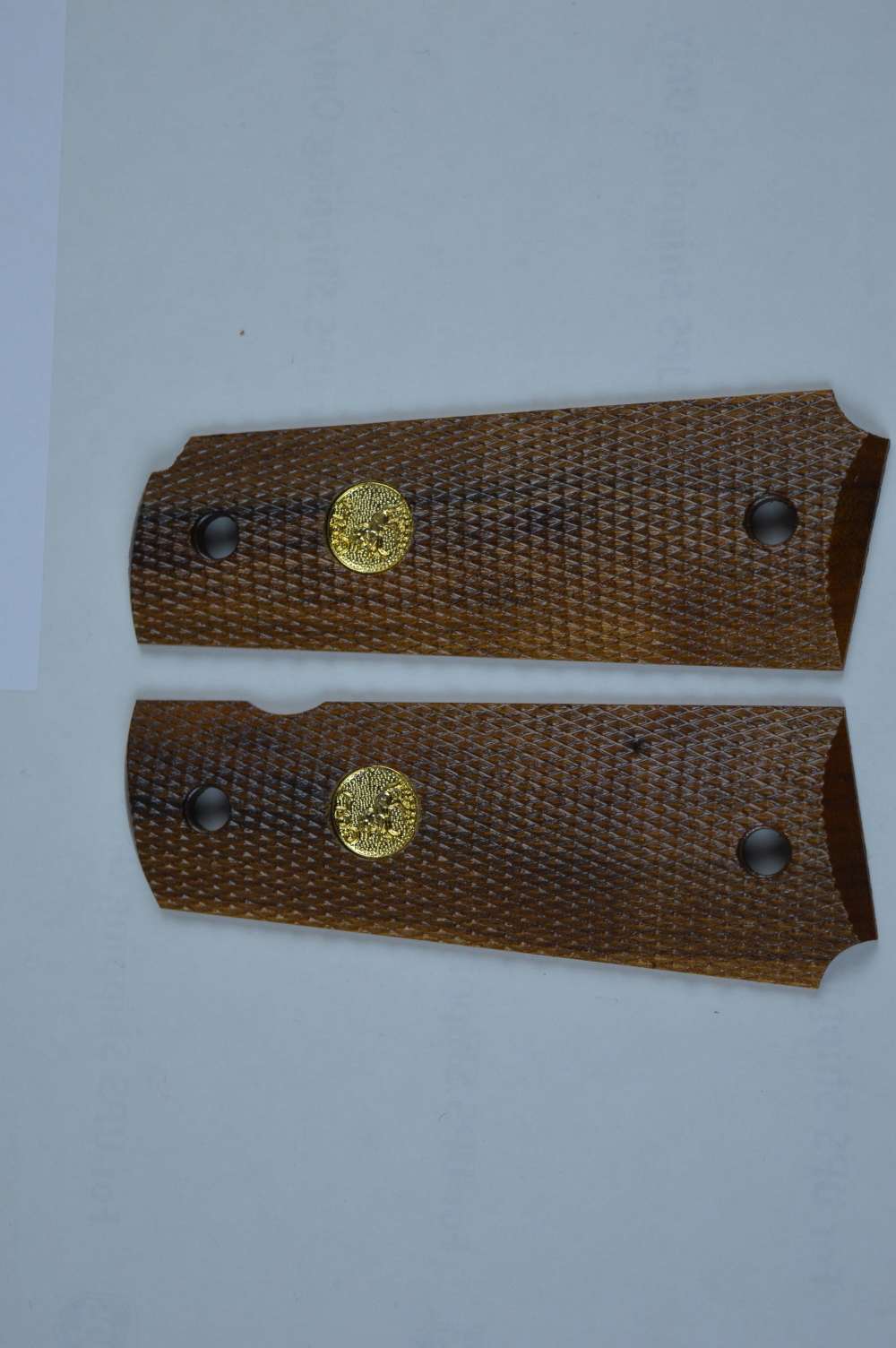 Colt 1911 Grips - Factory Walnut Fully Checkered - Like New Condition -img-1
