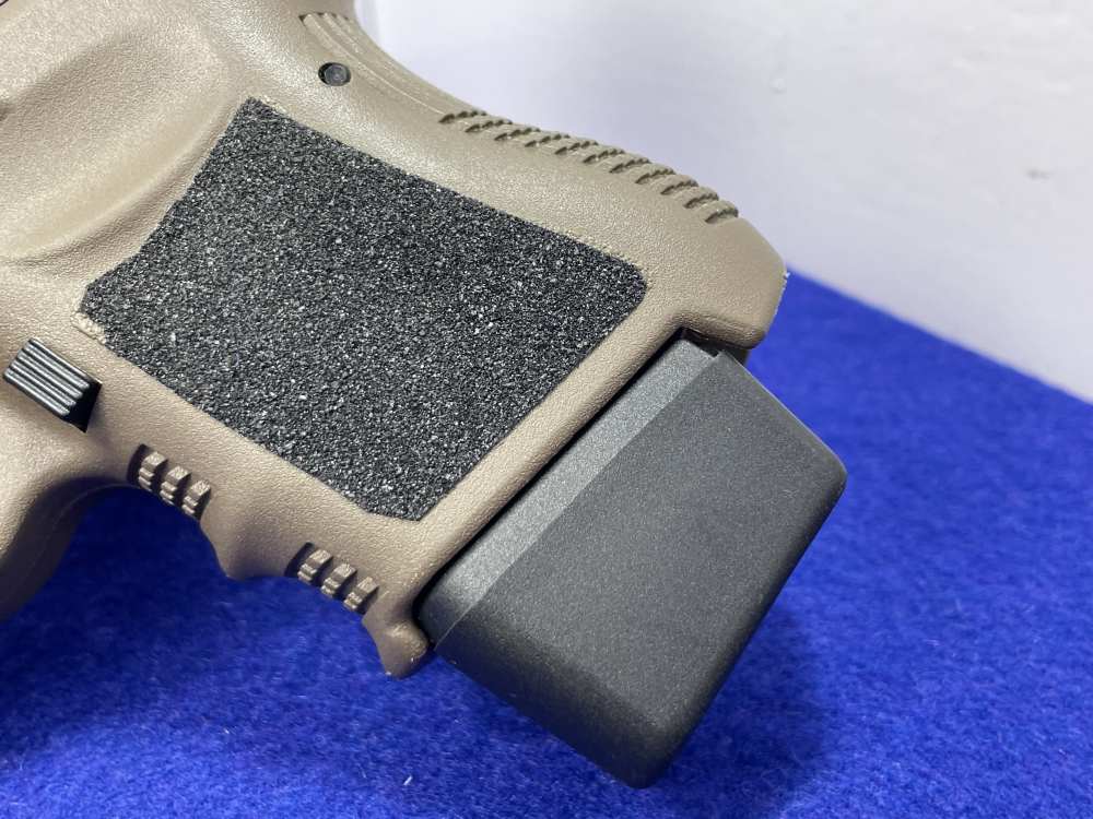 Glock 26 Gen 3 9mm 3.43" Black/FDE *EXCELLENT CONCEALABLE POCKET PISTOL*-img-6