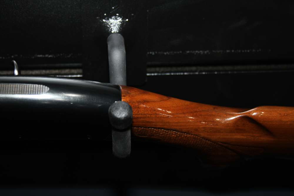 Remington Model 1100 12 GA – Engraved Receiver – Walnut – Deer/Slug Barrel -img-8