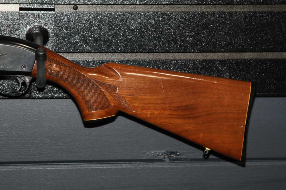 Remington Model 1100 12 GA – Engraved Receiver – Walnut – Deer/Slug Barrel -img-7