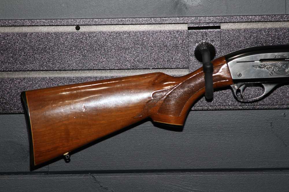 Remington Model 1100 12 GA – Engraved Receiver – Walnut – Deer/Slug Barrel -img-3