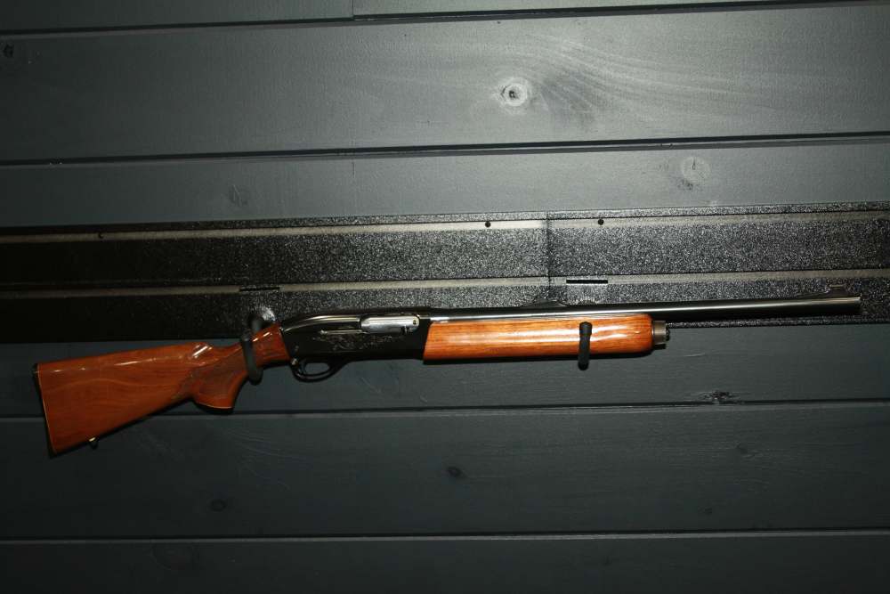 Remington Model 1100 12 GA – Engraved Receiver – Walnut – Deer/Slug Barrel -img-0