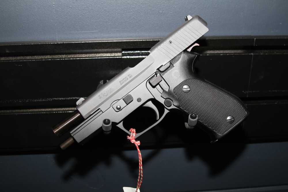 SIG Sauer P220-1 .45 ACP 1991 KB West German Matching Numbers Box Target-img-3