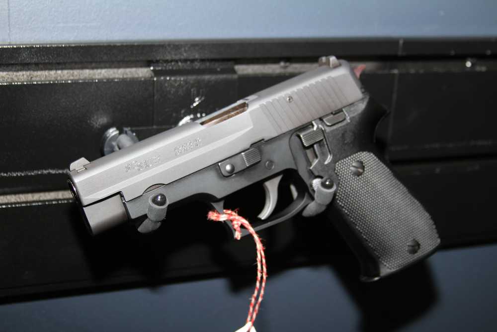 SIG Sauer P220-1 .45 ACP 1991 KB West German Matching Numbers Box Target-img-10