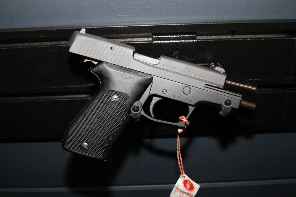 SIG Sauer P220-1 .45 ACP 1991 KB West German Matching Numbers Box Target-img-2