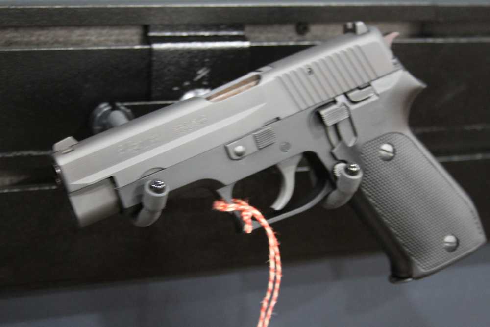 SIG Sauer P220-1 .45 ACP 1991 KB West German Matching Numbers Box Target-img-9