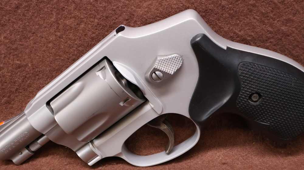 Smith & Wesson Airweight 642-1 5 Shot DA 1.875" BRL VG Bore-img-7