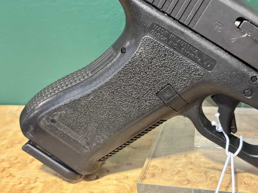 Glock G22 Gen 4 22 G4 .40 S&W Full Size Glock -img-1