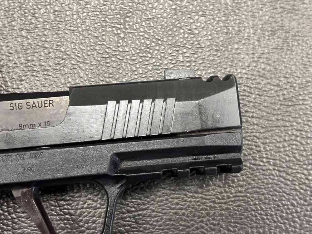 SIG SAUER P365X COMP W/ OPTIC AND 3 MAGAZINES. NO RESERVE -img-6
