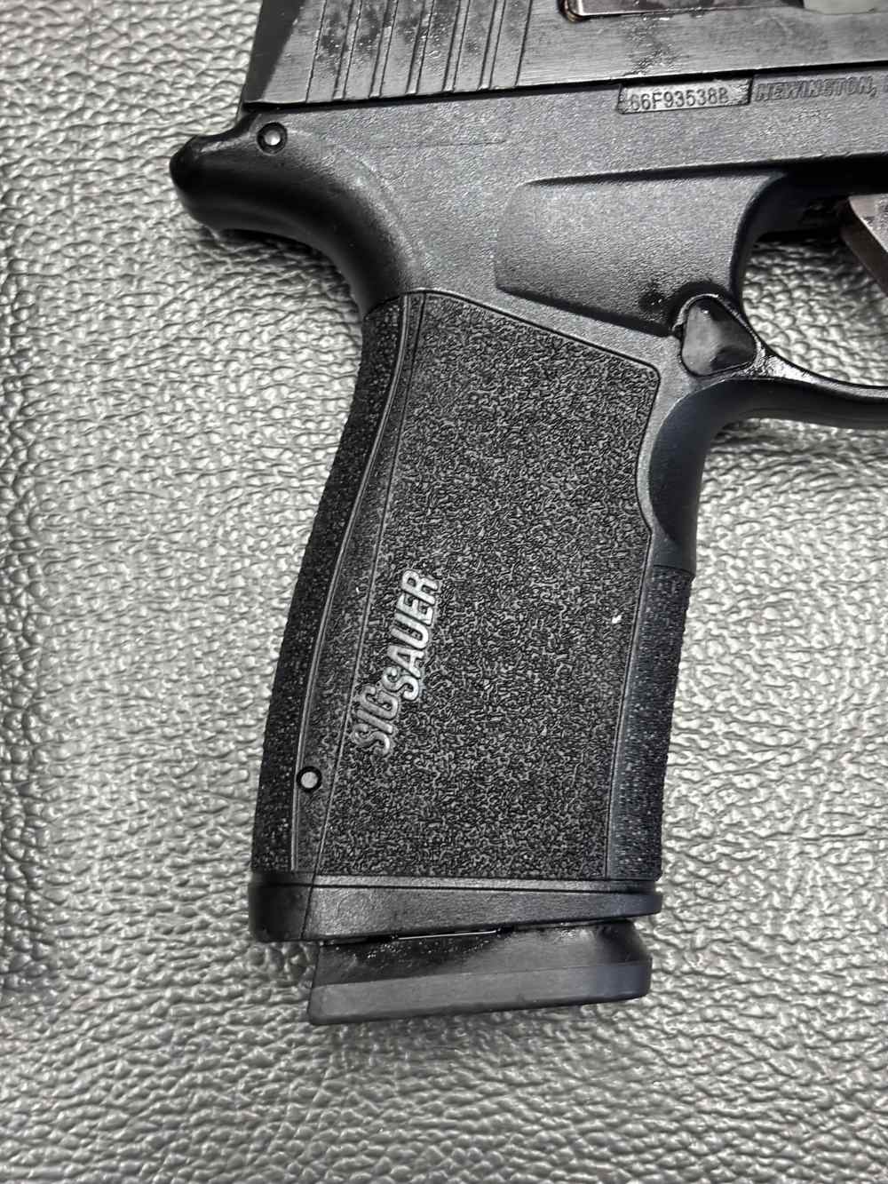 SIG SAUER P365X COMP W/ OPTIC AND 3 MAGAZINES. NO RESERVE -img-3