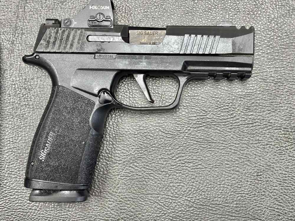 SIG SAUER P365X COMP W/ OPTIC AND 3 MAGAZINES. NO RESERVE -img-2