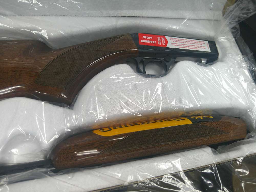 Browning SA SA-22 Grade I 22 LR 021001102-img-1