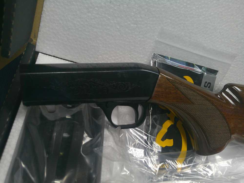 Browning SA SA-22 Grade I 22 LR 021001102-img-4
