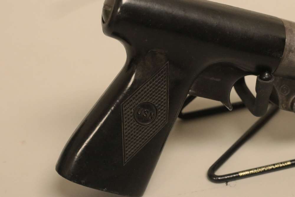 WWII US Navy Signal Pistol Mk. 5 Flare Gun-img-1