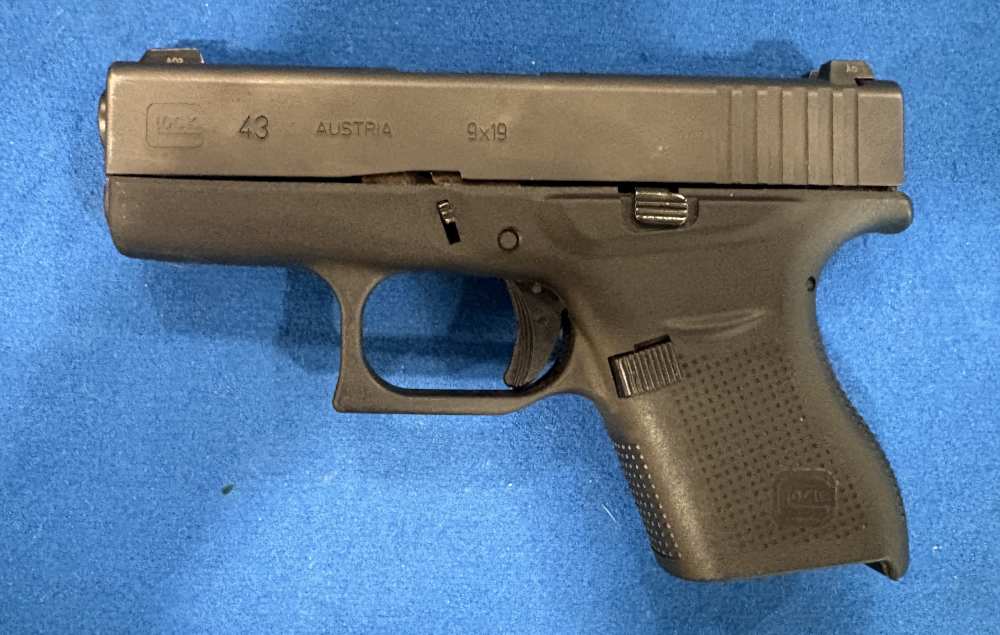 Glock 43 | 9mm | Semi Auto with Many Holsters -img-4
