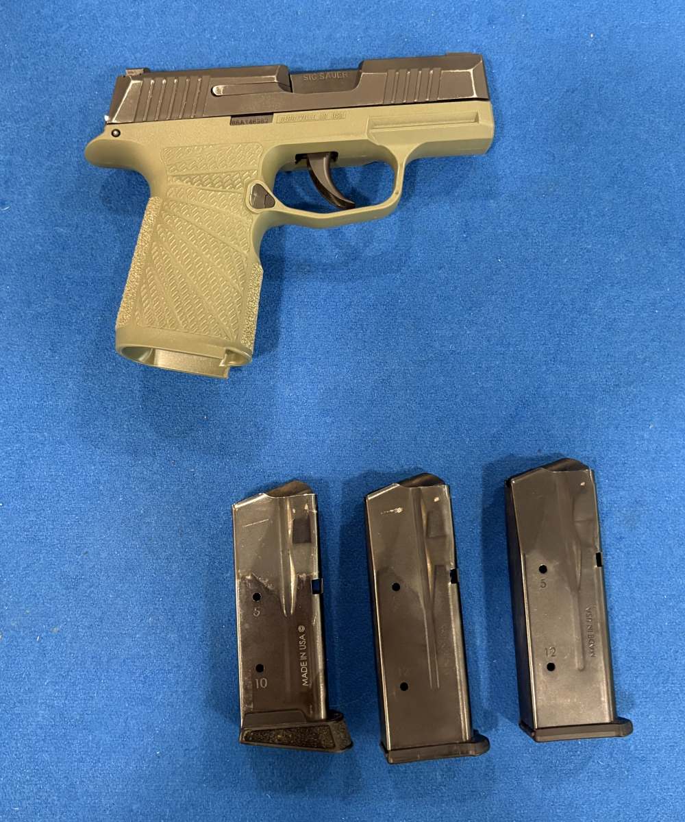 SIG Sauer P365 | 9mm | Semi Auto with Lots of extras -img-2