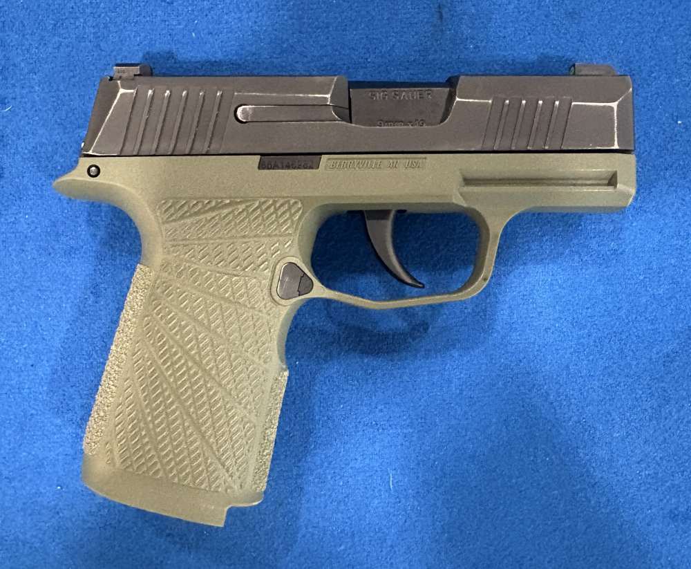 SIG Sauer P365 | 9mm | Semi Auto with Lots of extras -img-5