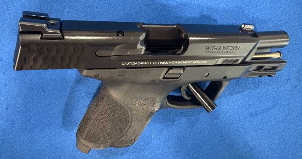 M&P 40 M2.0 Compact | .40 S&W | Semi Auto with lots of mag and extras -img-6