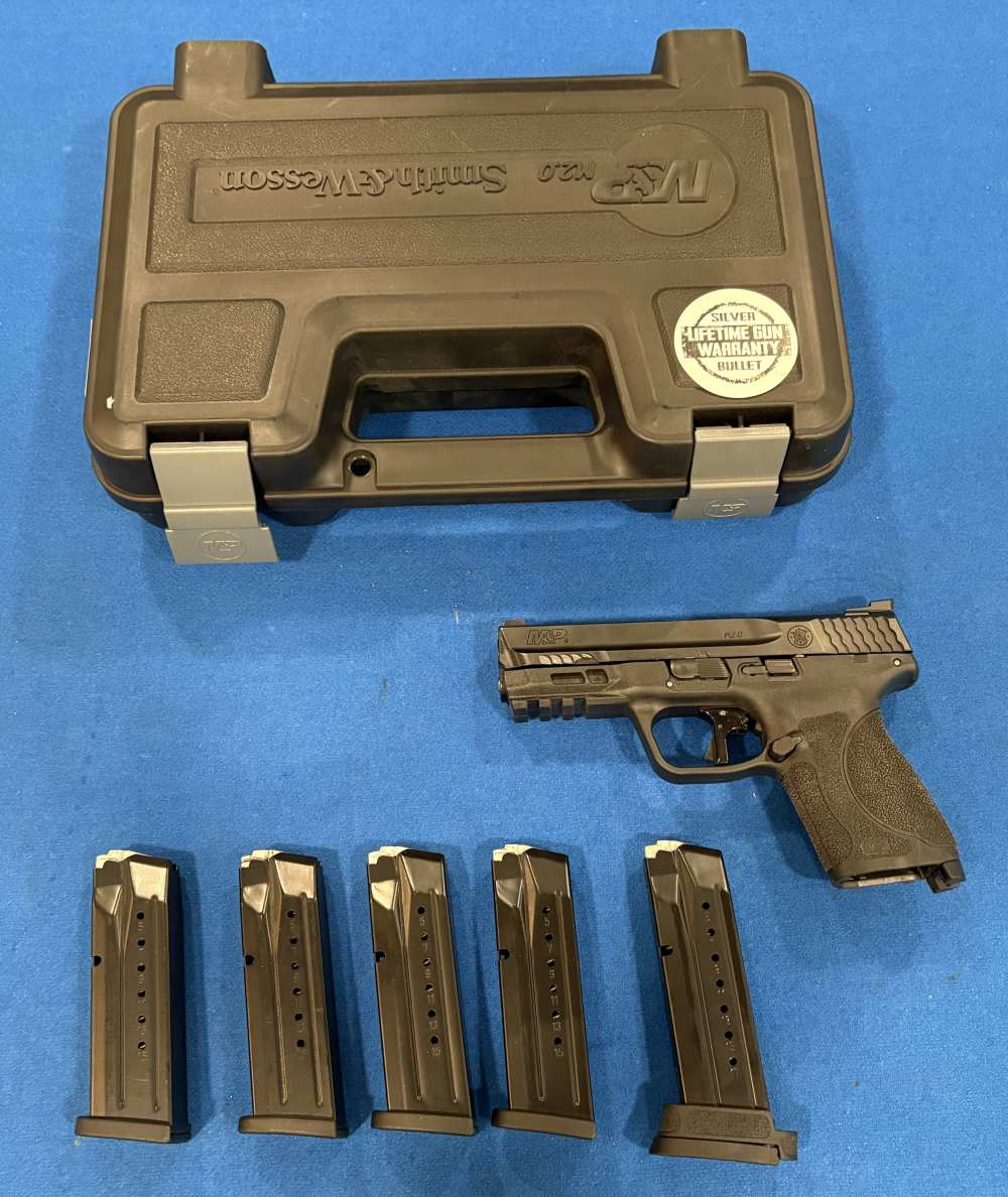 M&P 9 M2.0 Compact | 9mm | Semi Auto with Extras-img-1