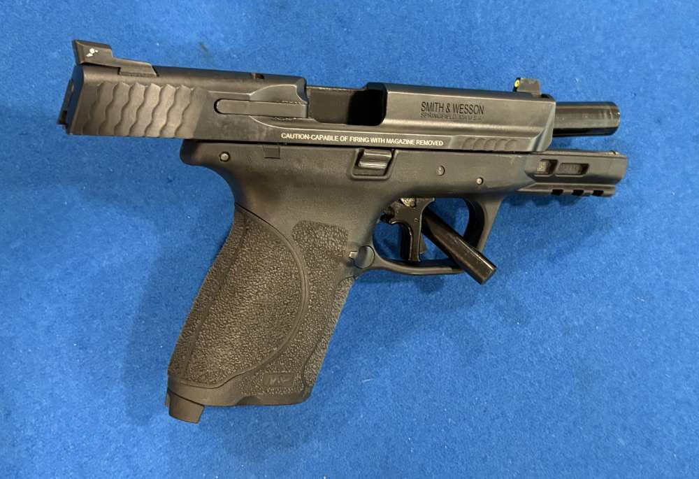 M&P 9 M2.0 Compact | 9mm | Semi Auto with Extras-img-6