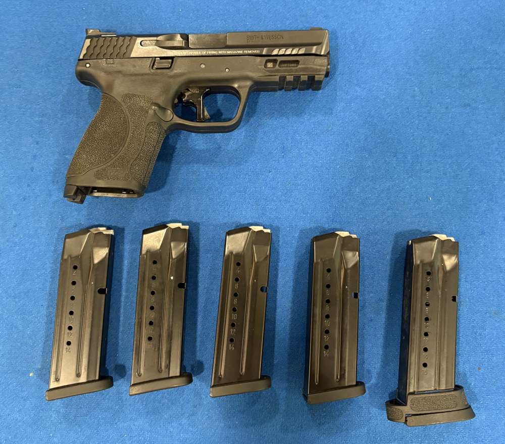 M&P 9 M2.0 Compact | 9mm | Semi Auto with Extras-img-3