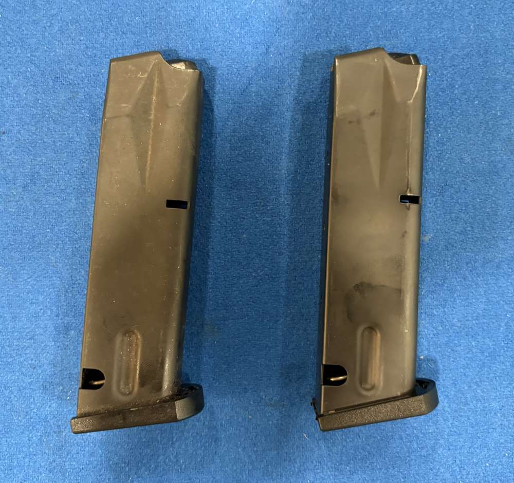Beretta M92 FS | 9mm | Semi Auto with Extras -img-6
