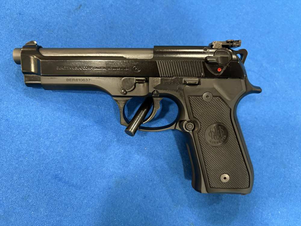 Beretta M92 FS | 9mm | Semi Auto with Extras -img-4