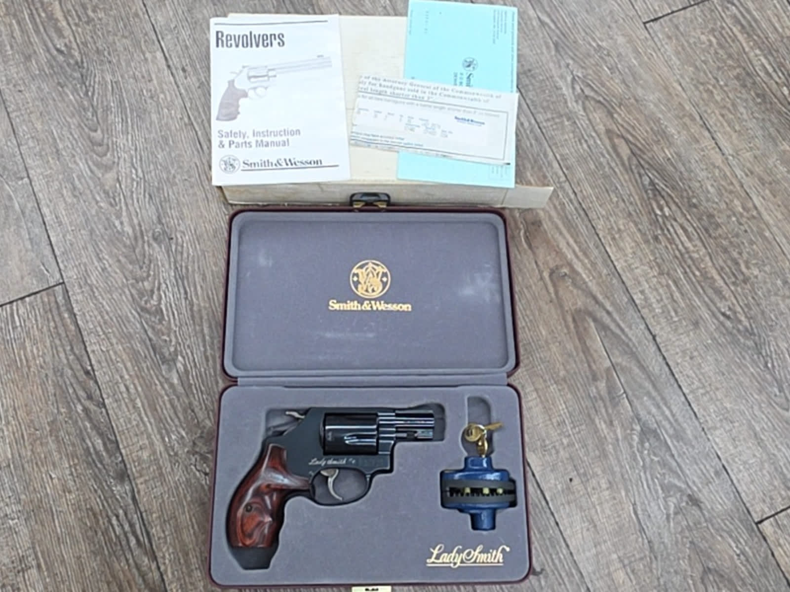 Smith & Wesson Model 36 36-9 38 Special LadySmith-img-4