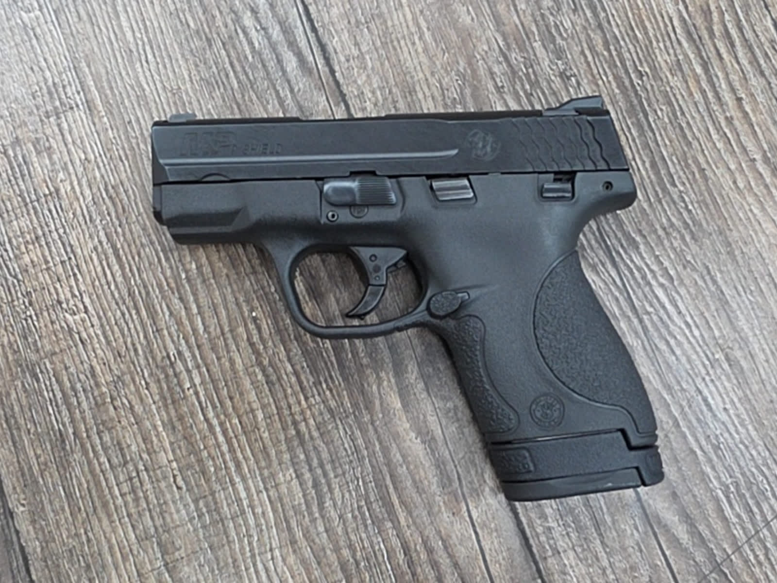 Smith & Wesson M&P9 Shield 9mm Luger Thumb Safety-img-1