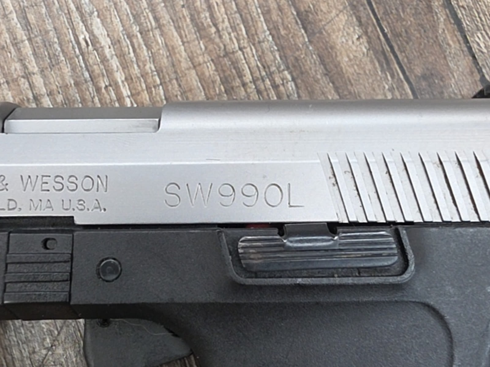 Smith & Wesson SW990L 40 S&W Compact-img-3
