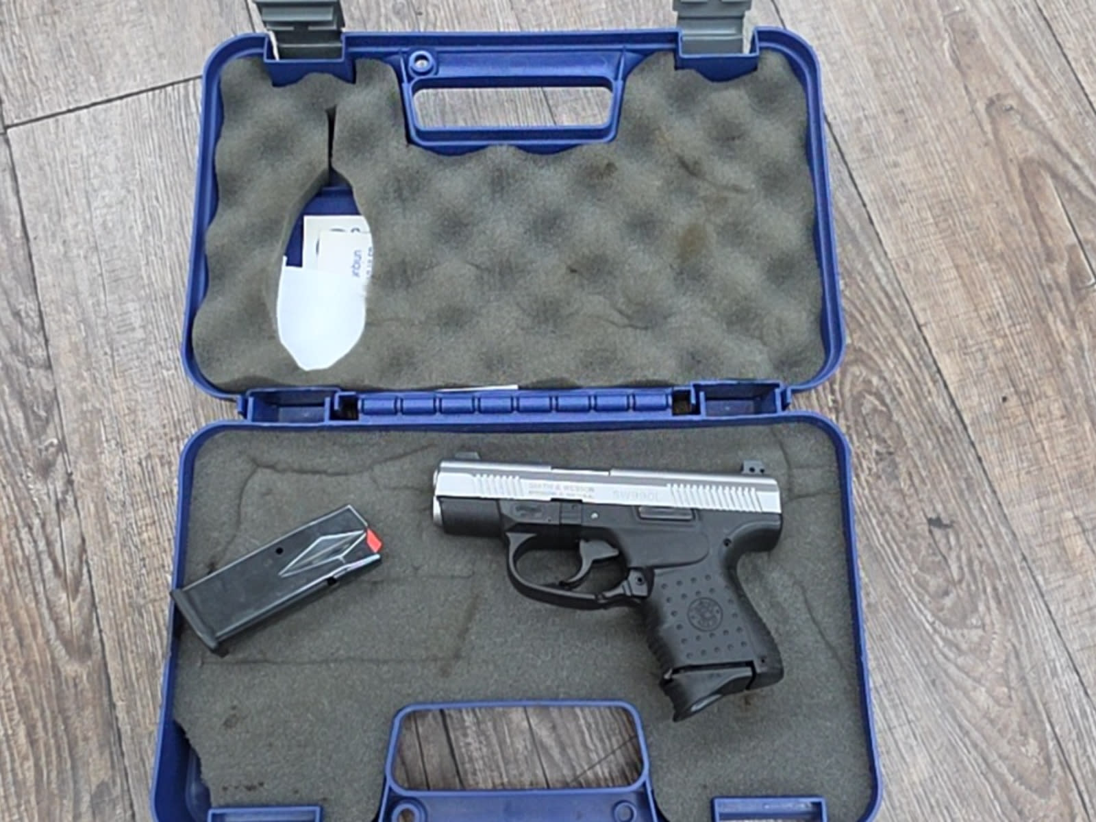 Smith & Wesson SW990L 40 S&W Compact-img-4
