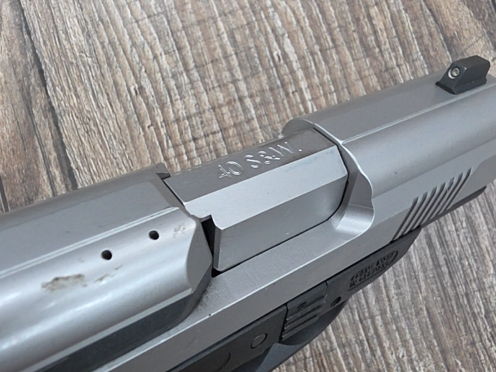 Smith & Wesson SW990L 40 S&W Compact-img-6