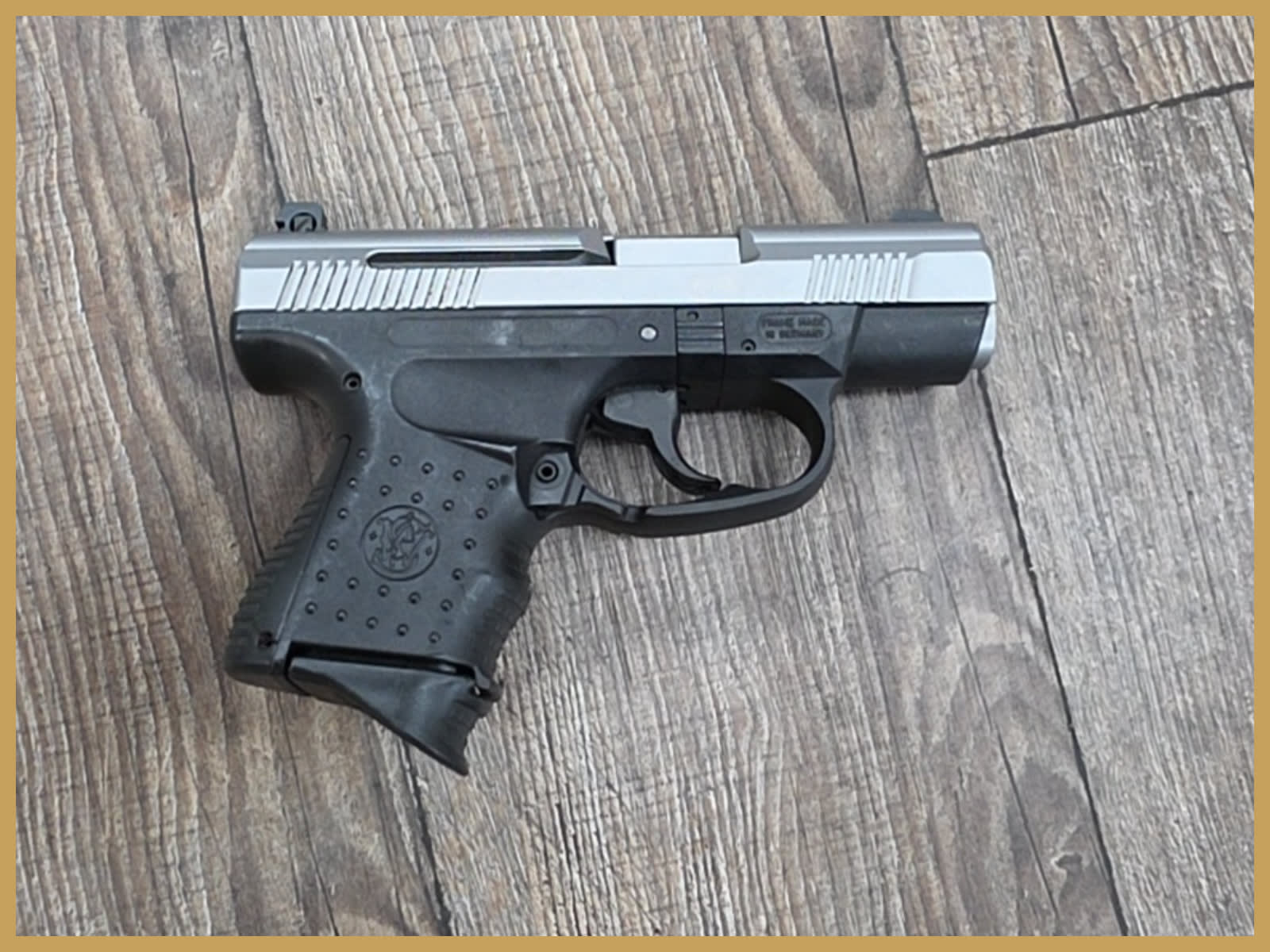 Smith & Wesson SW990L 40 S&W Compact-img-0