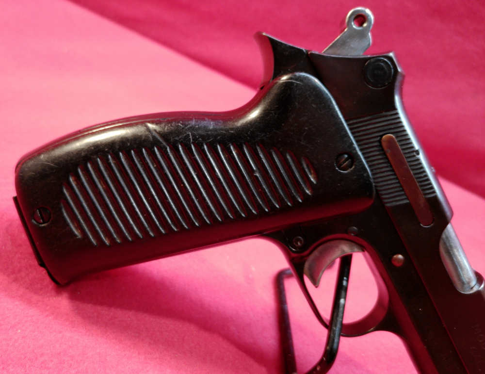 MAC 1950 9mm 4.4" barrel 2-9 round magazines semi-auto pistol w/holster.-img-9
