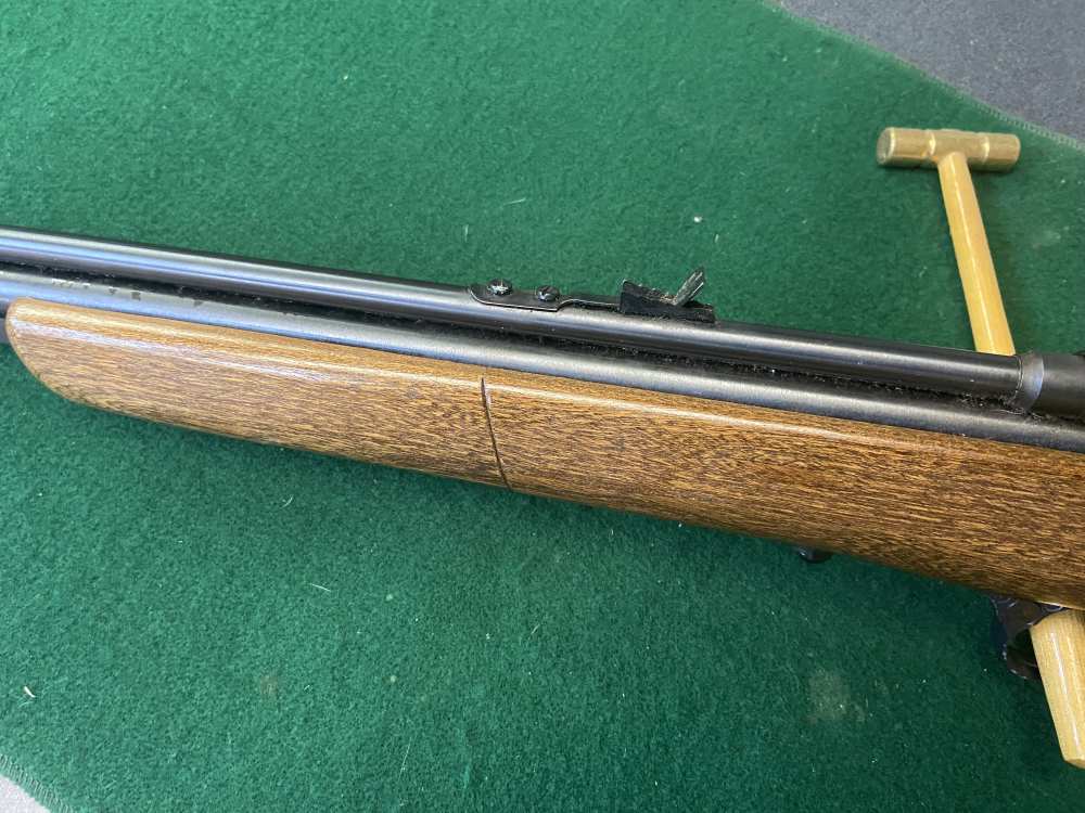 Crossman 140 22 cal. Air rifle-img-7