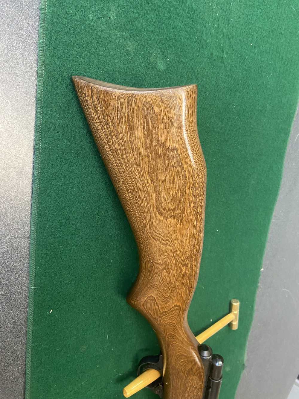 Crossman 140 22 cal. Air rifle-img-1