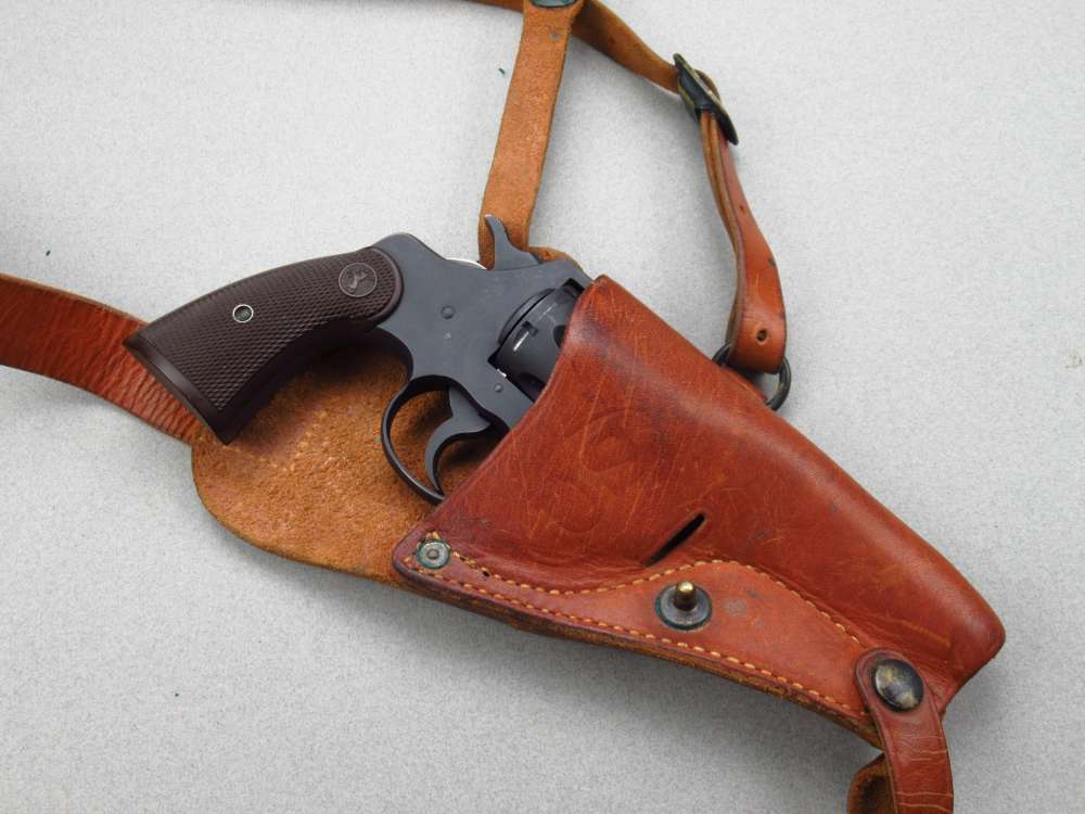 Very Nice 1943 WWII US Army Colt Commando 38 special revolver 1911-img-84