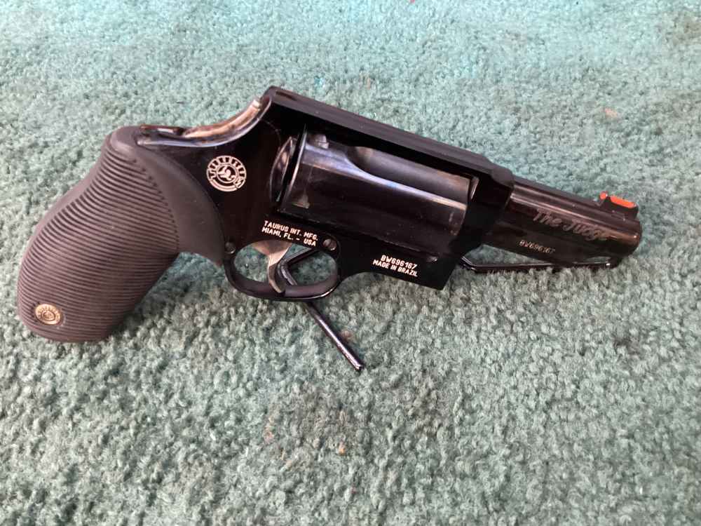 Pre-owned Taurus"The Judge" Ultra-Lite in .45 LC AND .410-img-3