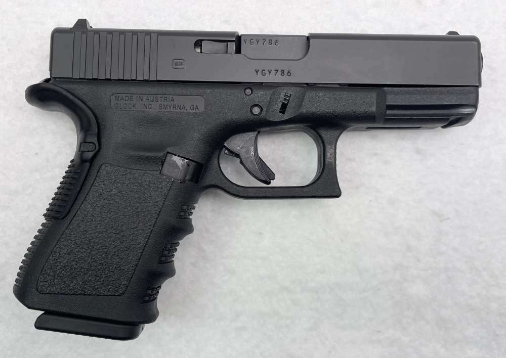 Glock 19 Gen 3 9mm semi auto pistol -img-2