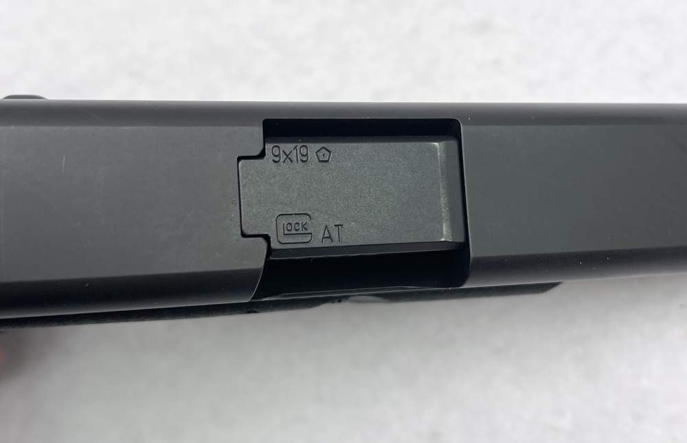 Glock 19 Gen 3 9mm semi auto pistol -img-4