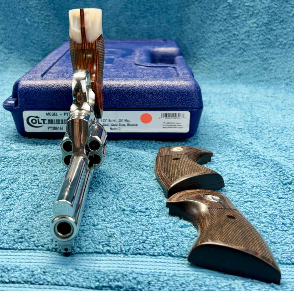 MAGNIFICENT COLT PYTHON high polish 4.25” barrel-img-19