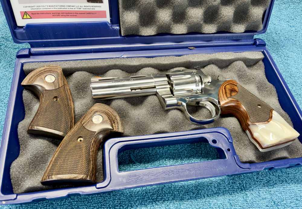 MAGNIFICENT COLT PYTHON high polish 4.25” barrel-img-3