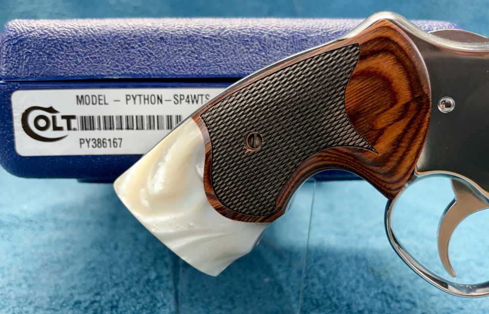 MAGNIFICENT COLT PYTHON high polish 4.25” barrel-img-30